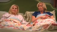 Kristen Johnston and Leanne Morgan in Leanne | Image via YouTube/Netflix